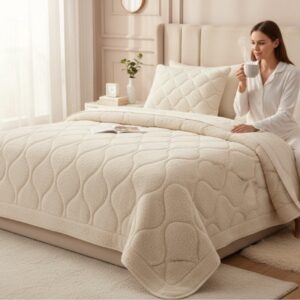 Bedsupplies - Lazy Dekbed - Dekbed Zonder Overtrek - Teddy - 200x200 - Met Kussenslopen 60x70 - Beige (0710663681026)