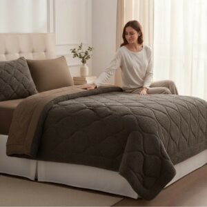 Bedsupplies - Lazy Dekbed - Dekbed Zonder Overtrek - Teddy - 200x200 - Met Kussenslopen 60x70 - Grijs/Taupe (0710663681002)